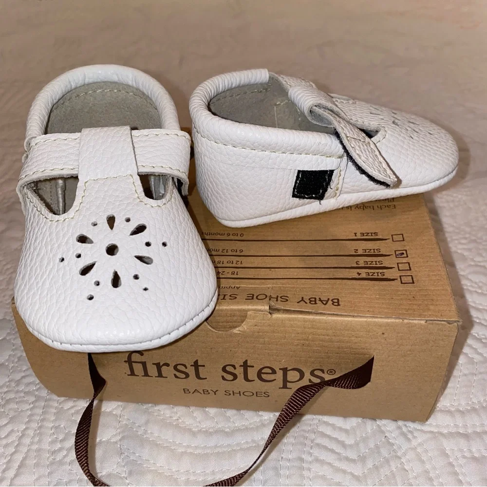 First Steps baby girls white moccasins - Picture 7 of 10